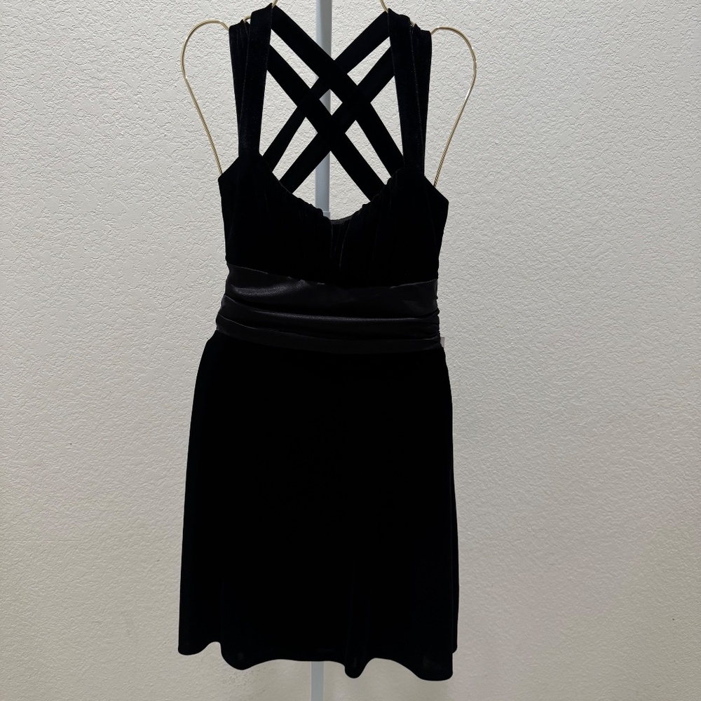 New B. Darlin Size 3/4 Juniors' Black Velvet and Satin Dress